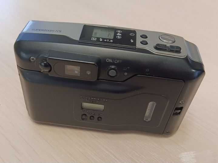 Фотоаппарат пленочный Olympus Superzoom 115.
