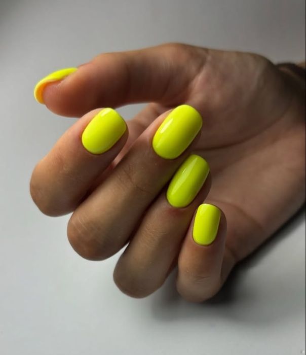 Unghii cu gel ,semi-mani/ pedi