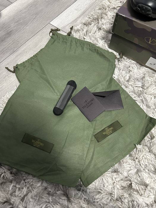 Vand Valentino Garavani Rockrunner URGENT