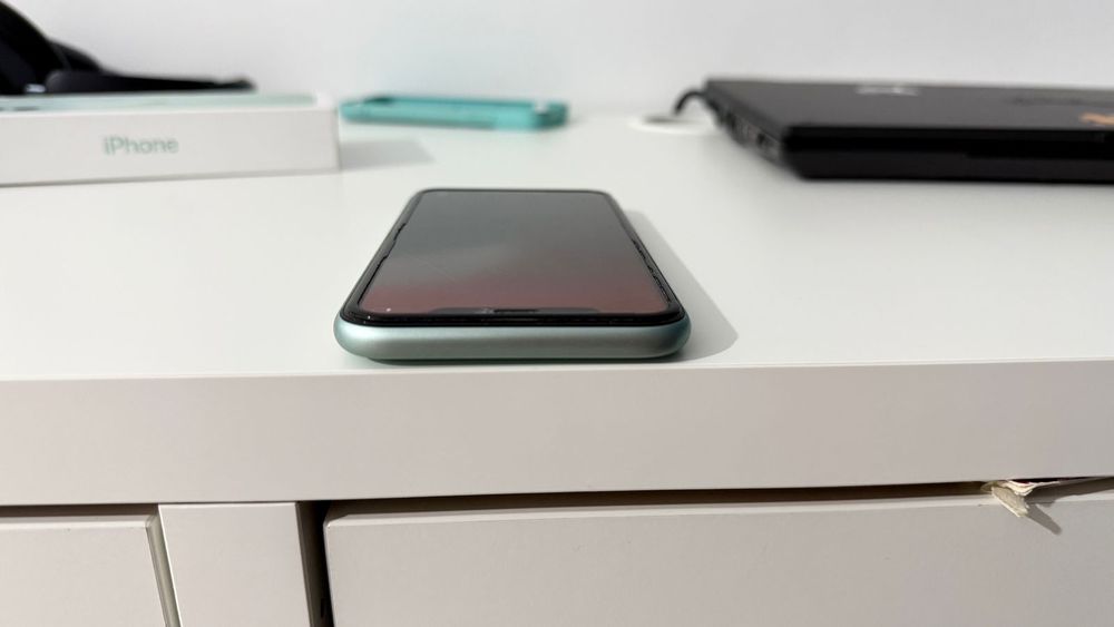 Продаётся iPhone 11 в хорошем состоянии