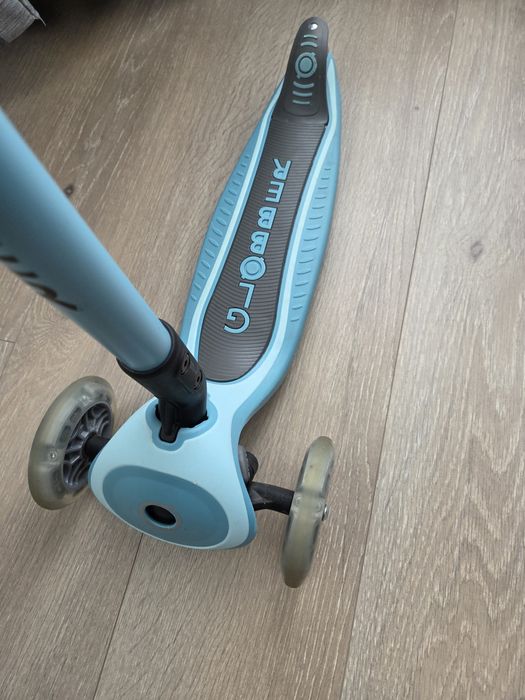 Trotineta  GLOBBER 3 roti PREMIUM 2.0 lumini in roti