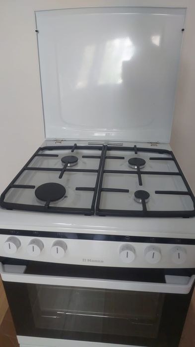 Срочно! Продаю газ.плиту HANSA.