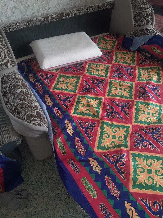 Продам раскладной диван с креслом