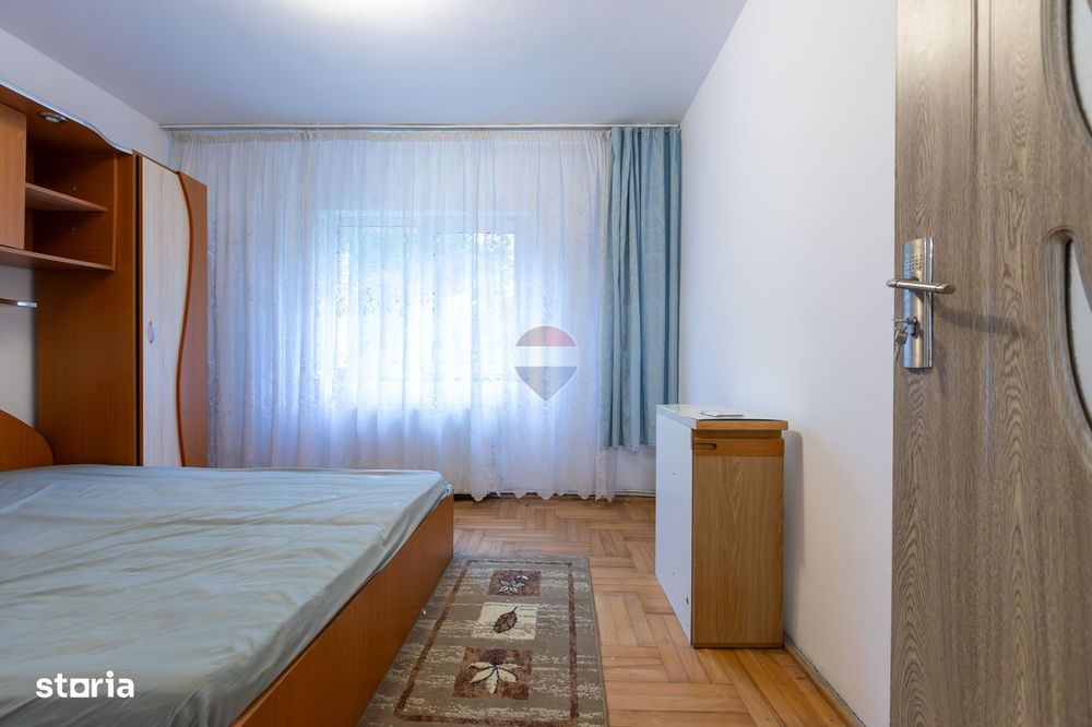Apartament spațios cu 3 camere, etaj 1 – Strada Ștefan cel Mare