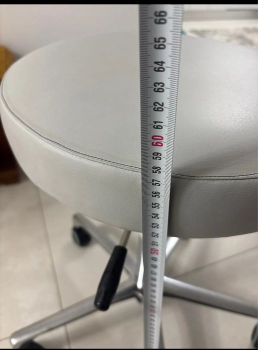 Scaun rotativ cosmetic sau medical -profesional caliate premium