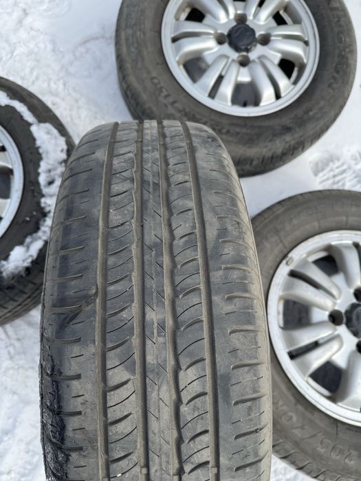 Резина с дисками 205/70/15