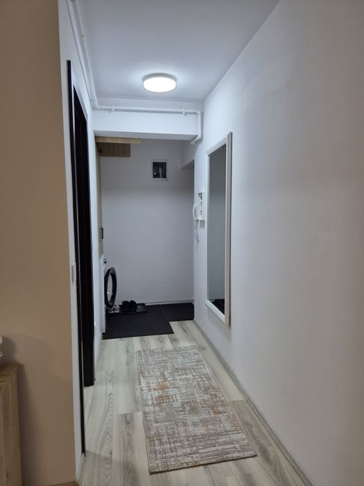 Inchiriez apartament