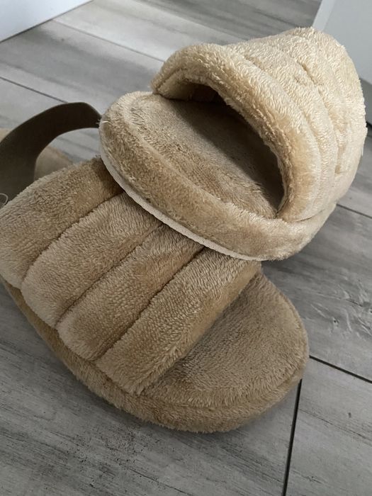 Vand Papuci Ugg noi