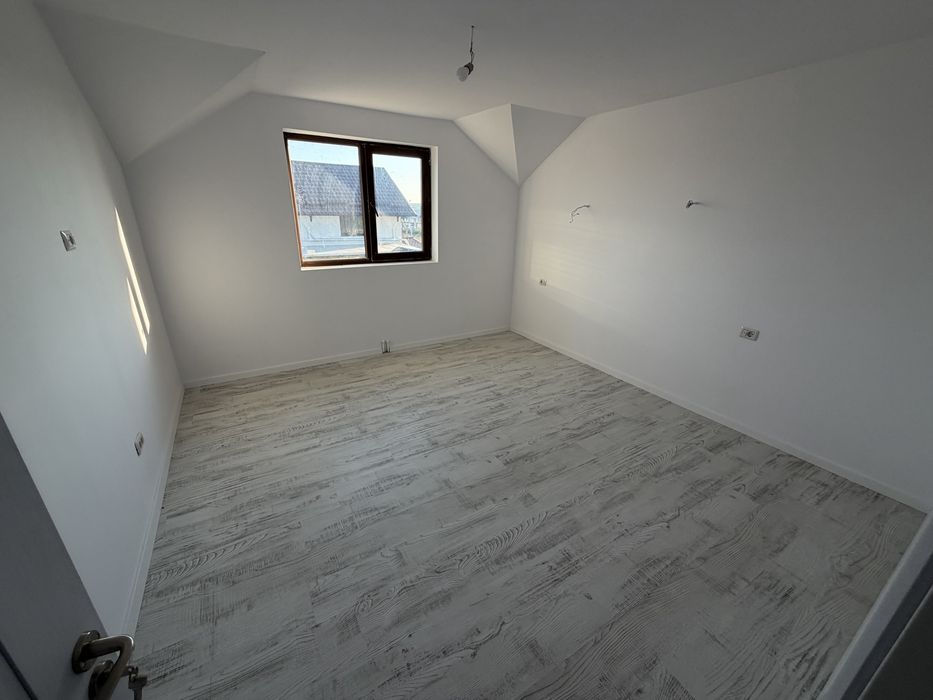 Vand casa vila 3 dormitoare Stefanesti persoana fizica se accepta schimburi auto sau imobiliare