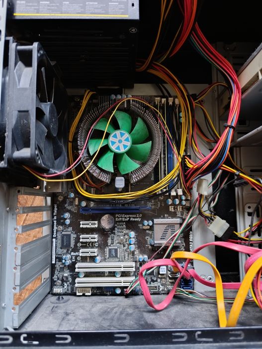 Продается материнская плата + процессор и 2 плашки ОЗУ