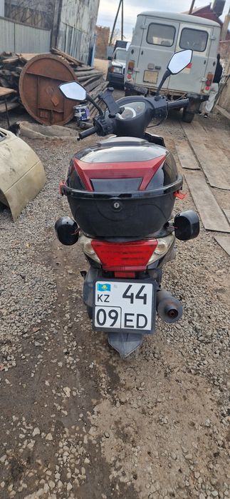 Продам скутер стоить в учёте