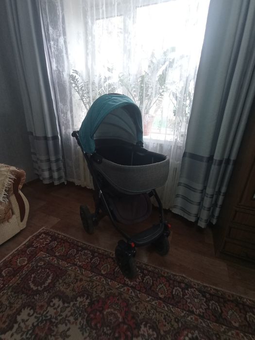 Срочно продам коляску Adamex