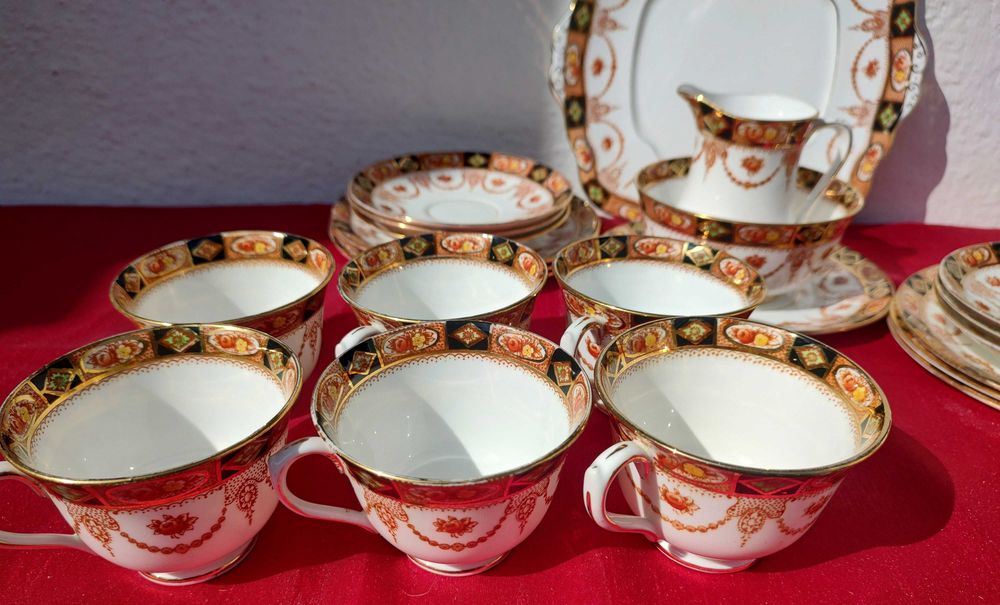 Антикварен сервиз Royal Albert Devon стил Imari