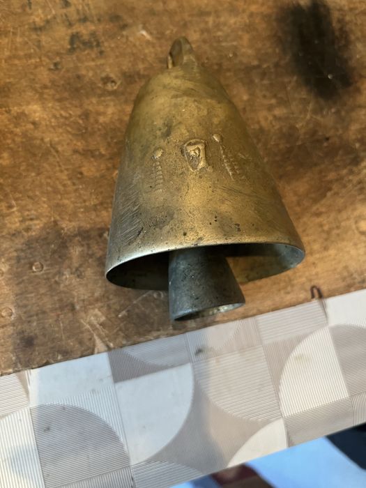 Продавам стари звънци