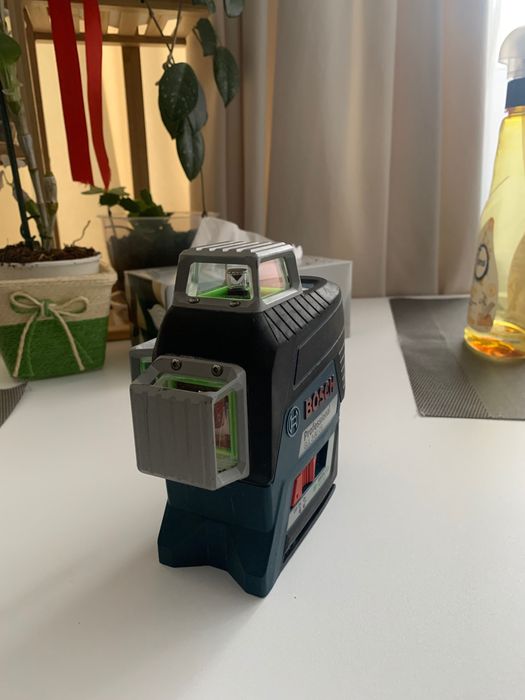 Vând laser Bosch profesional