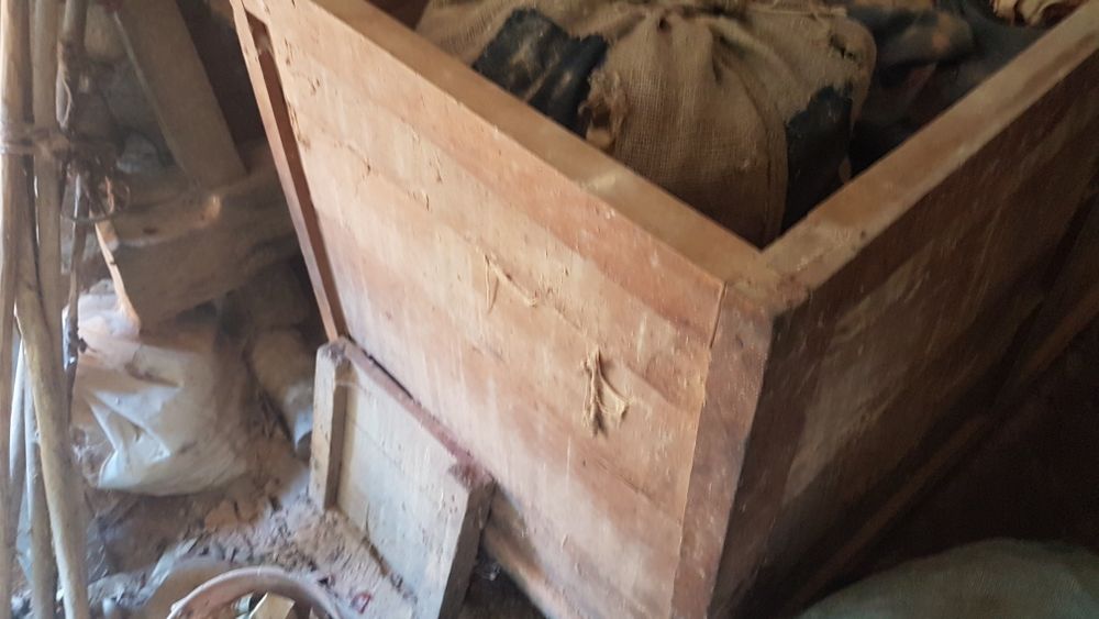 Стари дървени сандъци