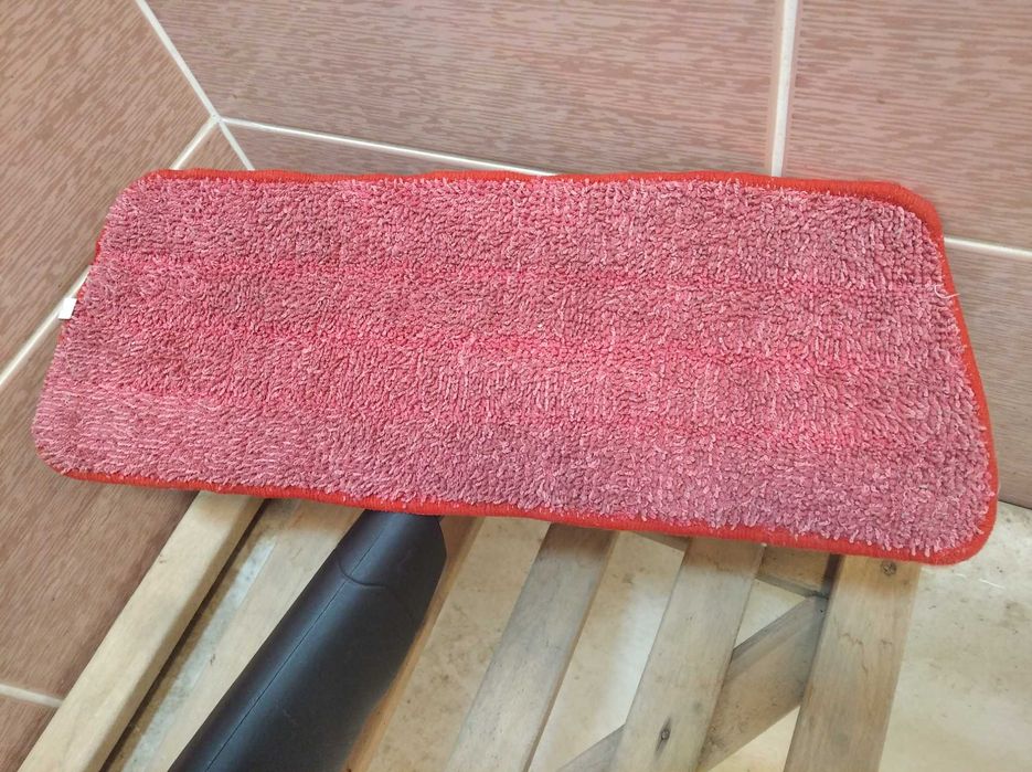 Швабра с распылителем.