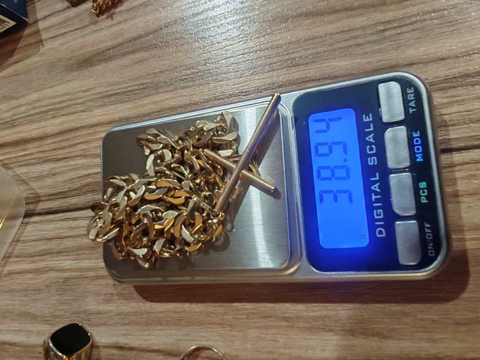 Продавам златни накети