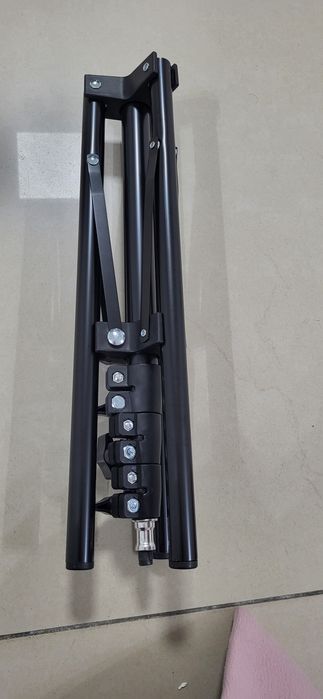 Trepied aluminiu 49 cm 160 cm 160 de lei