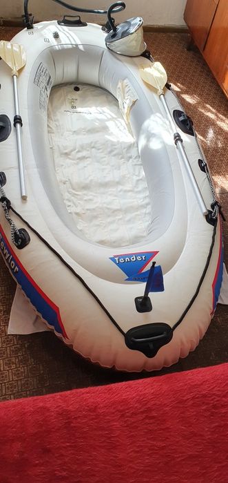 Hадуваема лодка с помпа и гребла Sevylor