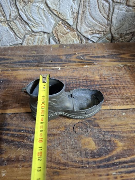 Метална обувка пепелник