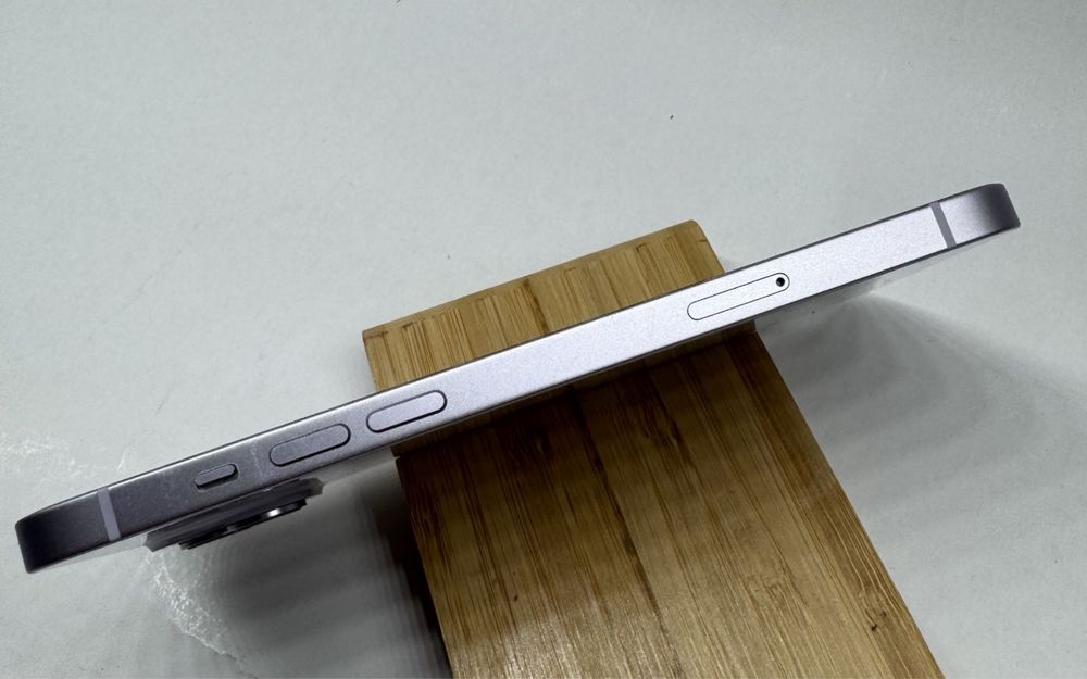 iPhone 14 PLUS MOV impecabil cu 95% Bateria