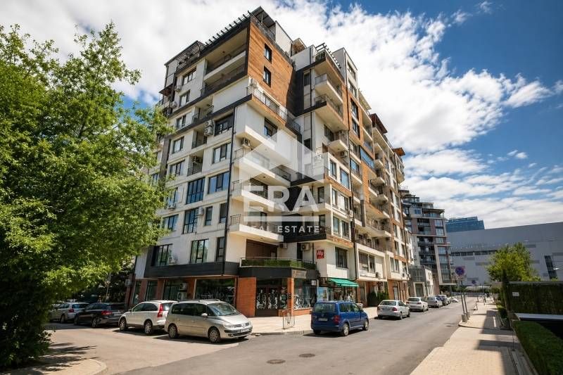 Просторен обзаведен двустаен апартамент зад The Mall, кв. Полигона