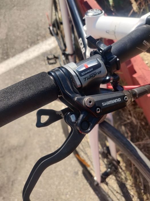 Bicicleta cursiera trek four mărime mare