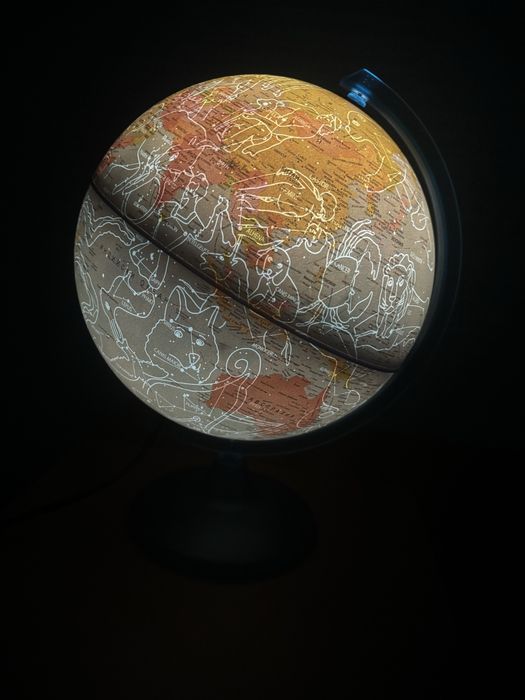 Светещ географски глобус