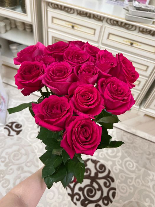 Продаю свежие букеты роз