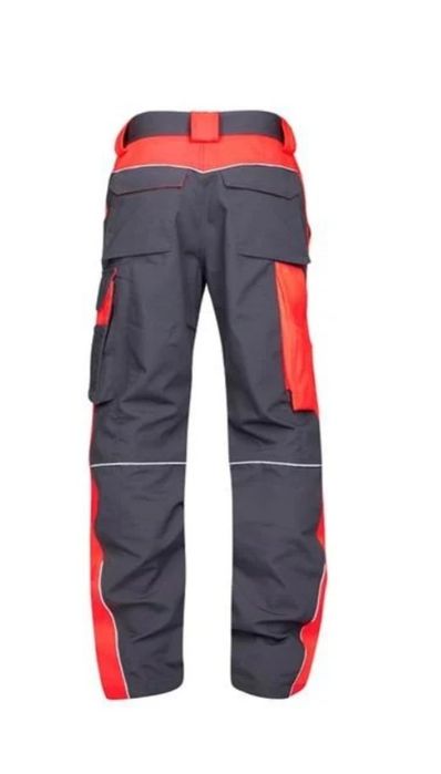 Vând 3 perechi pantaloni