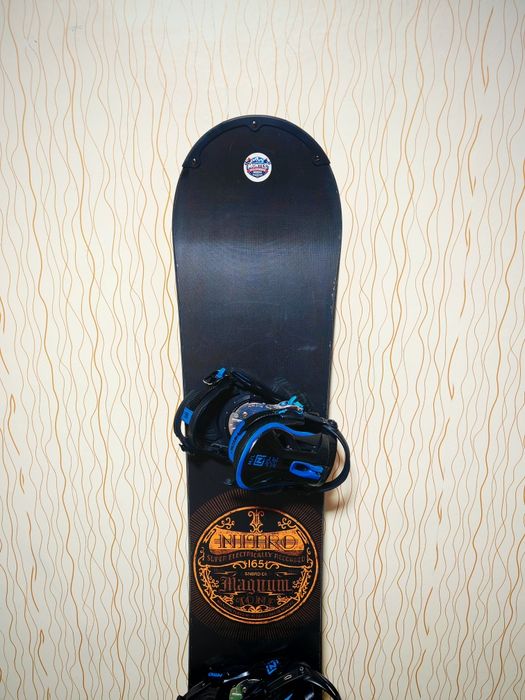 Placa snowboard Nitro Magnum 165 cm + legaturi nitro M-L