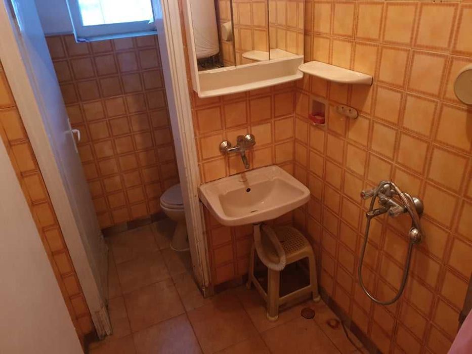 Дава се под наем Двустаен апартамент в Бургас, Възраждане - 75 кв.м за 200 € - Снимка #3