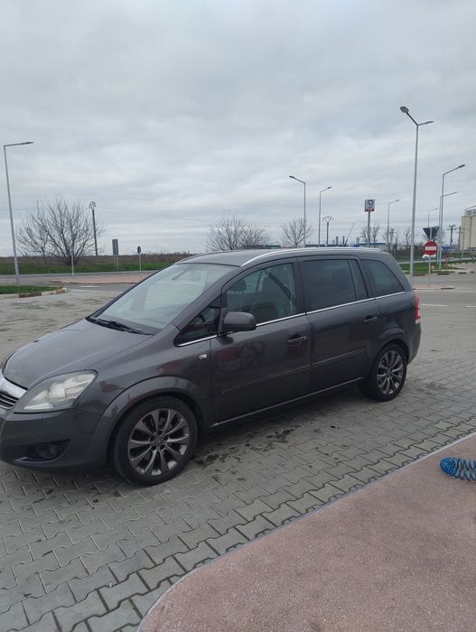 Vând Opel Zafira 2012