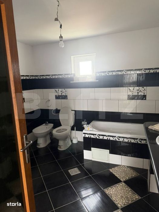 Casa 4 camere, 83 mp, 1000 mp teren, zona Dumbraveni