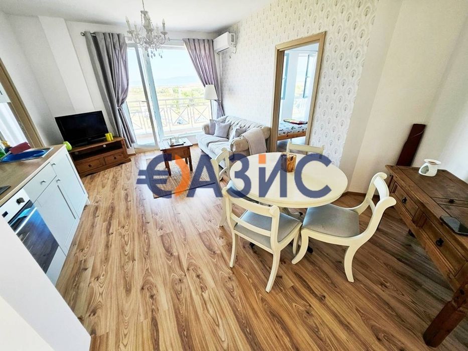Продава се Тристаен апартамент в к.к. Слънчев бряг - 74 кв.м за 482 €/кв.м - Снимка #1