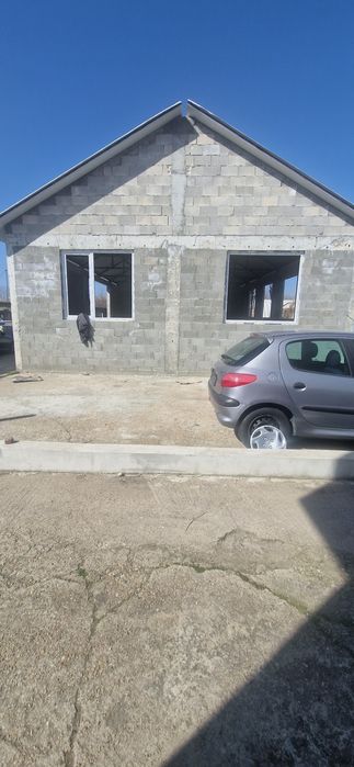 Хале в промишлена зона