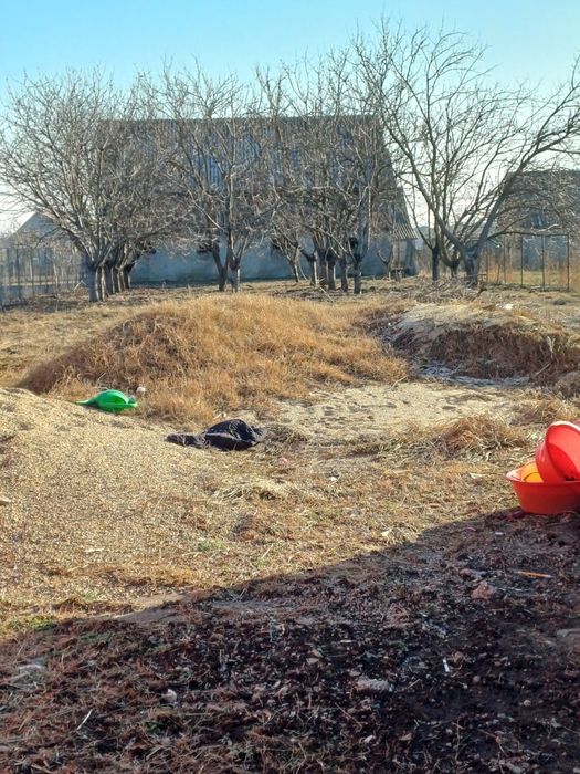 Casa batraneasca de vânzare cu teren