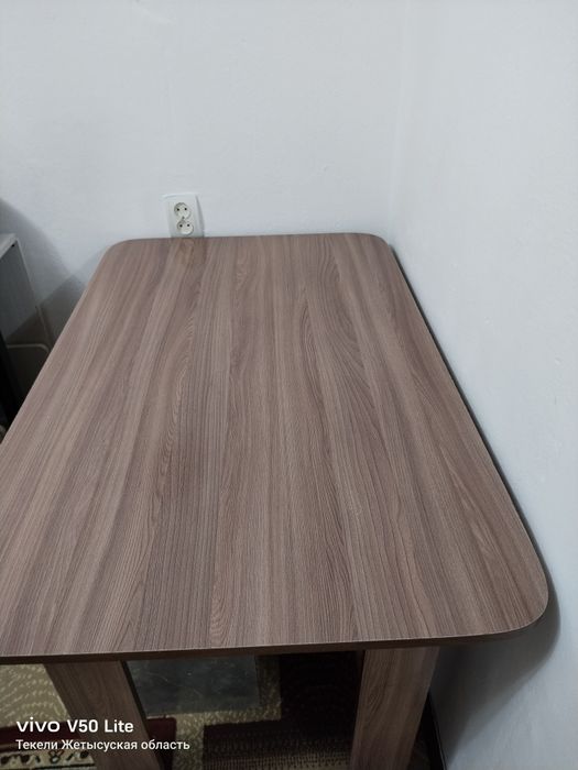 Срочно продам стол