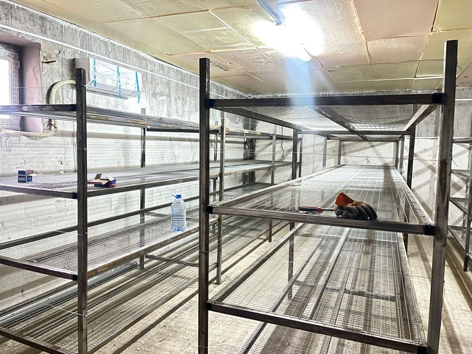 Продам хорошие стеллажи