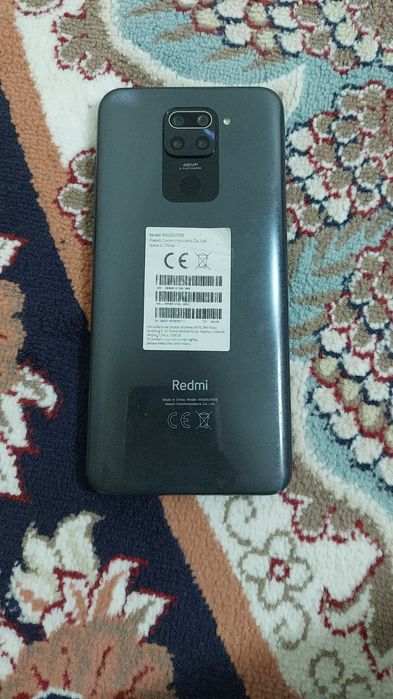 Продаю телефон редми нот 9