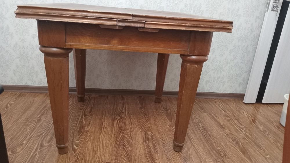 Срочно!Стол дубовый, стариный, антикварный.