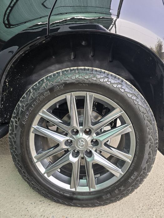 Комплект дисков баллонов на lexus, land crusier prado