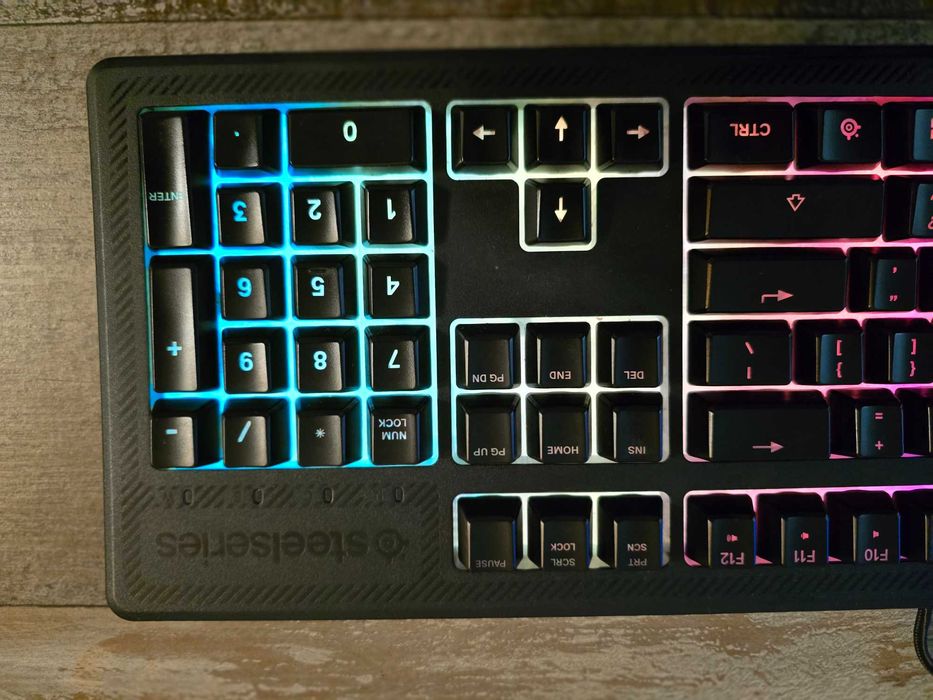 Клавиатура SteelSeries Apex 150