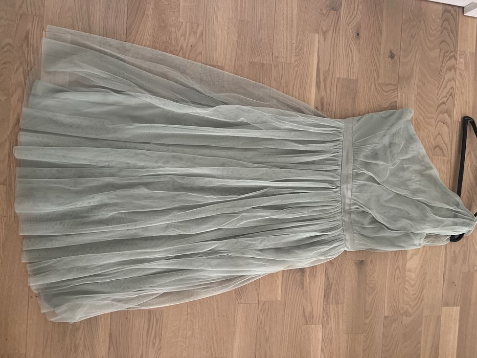 Ментова рокля за официални поводи