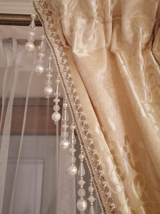 Draperii luxoase cu ciucuri decorativi – stare impecabilă