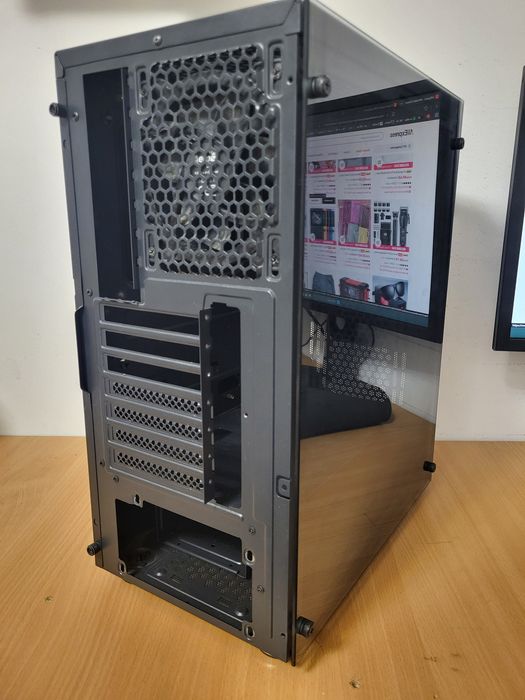 Carcasa Aerocool Zauron