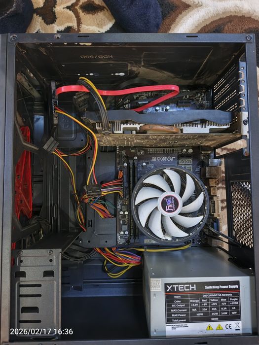 Настолний компютер сотилади