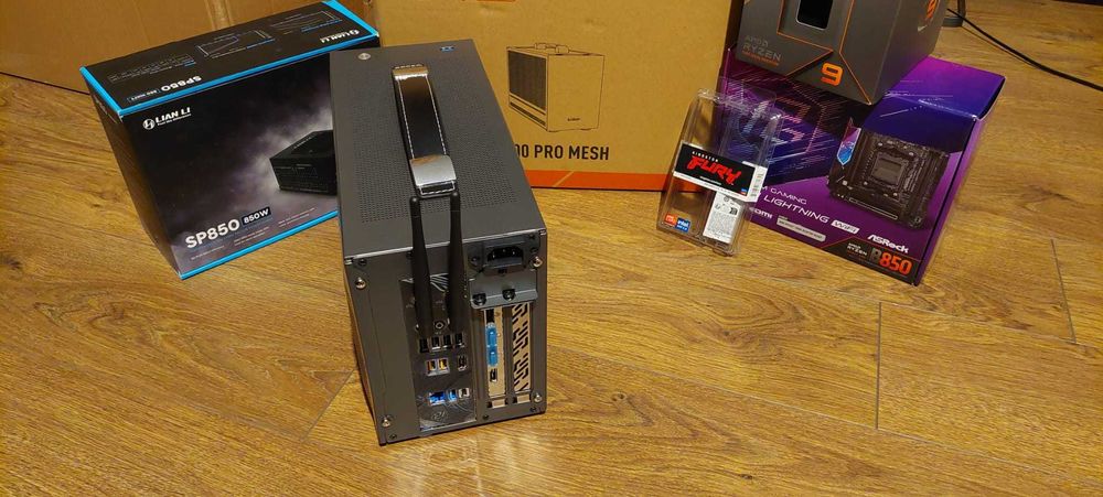 Desktop Gaming High-End Ultracompact - Perfect pentru Jocuri 4K & AI