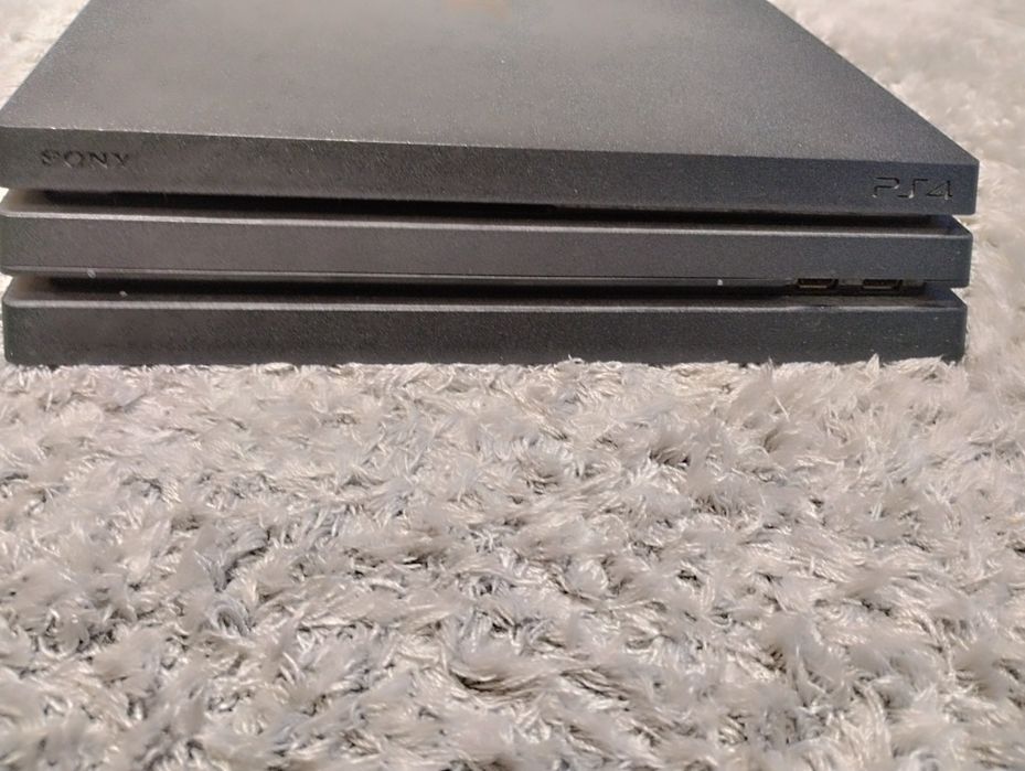 Sony PlayStation 4 pro на 860 gb